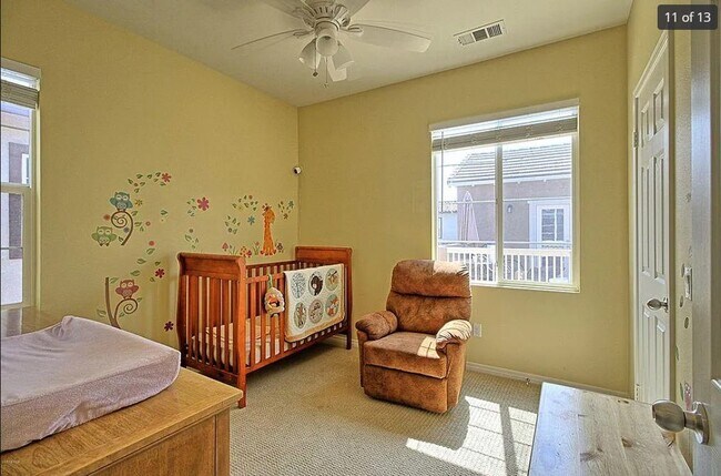 Foto del edificio - 704 Owens River Dr