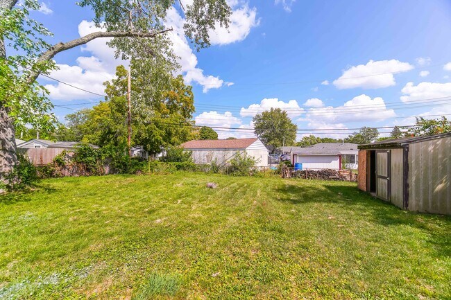 Foto del edificio - 490 Celina Rd