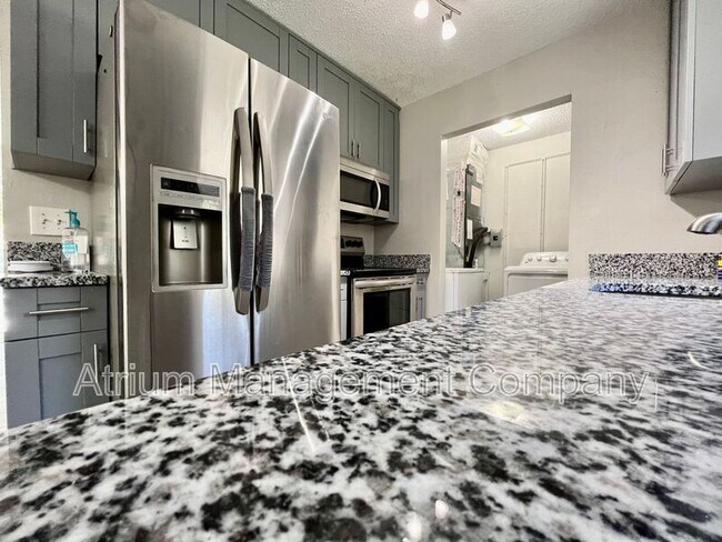 Foto del edificio - 8705 N 37th St