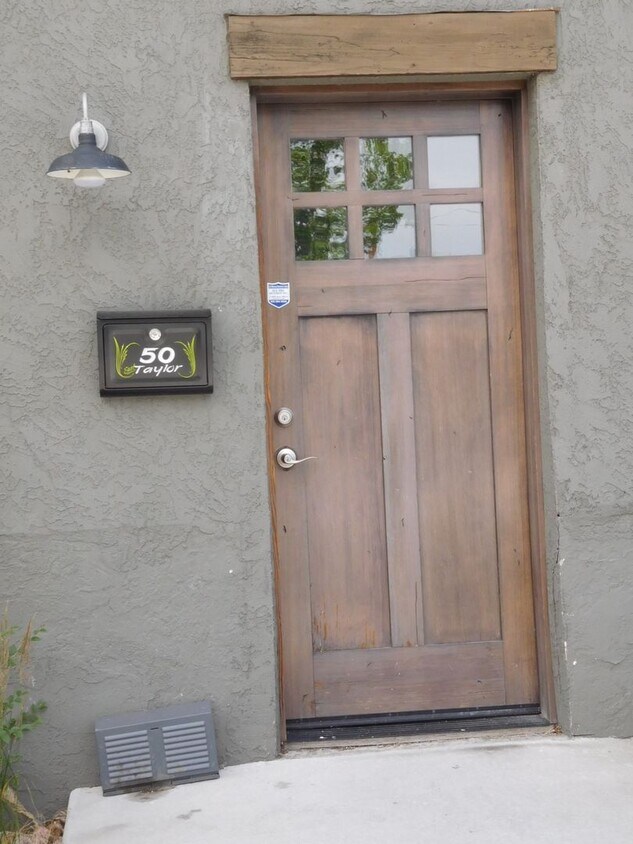 Midtown Studio in the Heart of the Action House Rental in Reno, NV