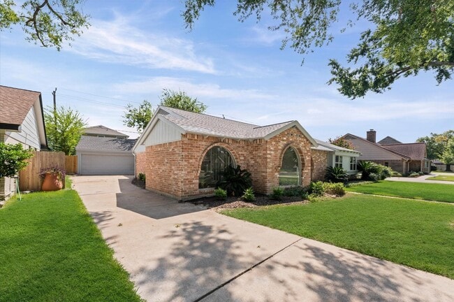 Foto del edificio - 2914 Riata Ln