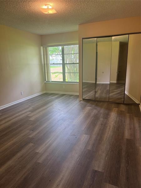 Foto del edificio - 15746 Woodgate Pl