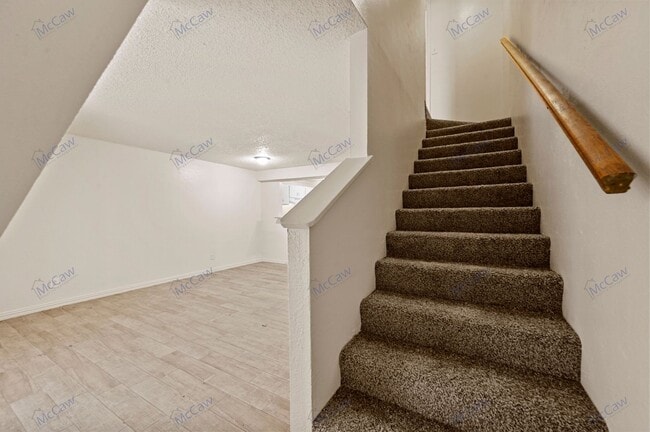 Building Photo - Great 2 BR & 1.5 BA Apartment in Dallas (7...