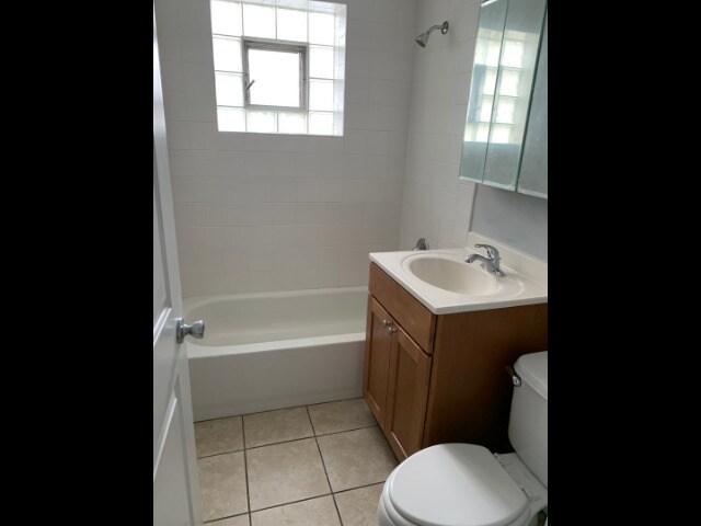 Building Photo - 4342 N Mozart St