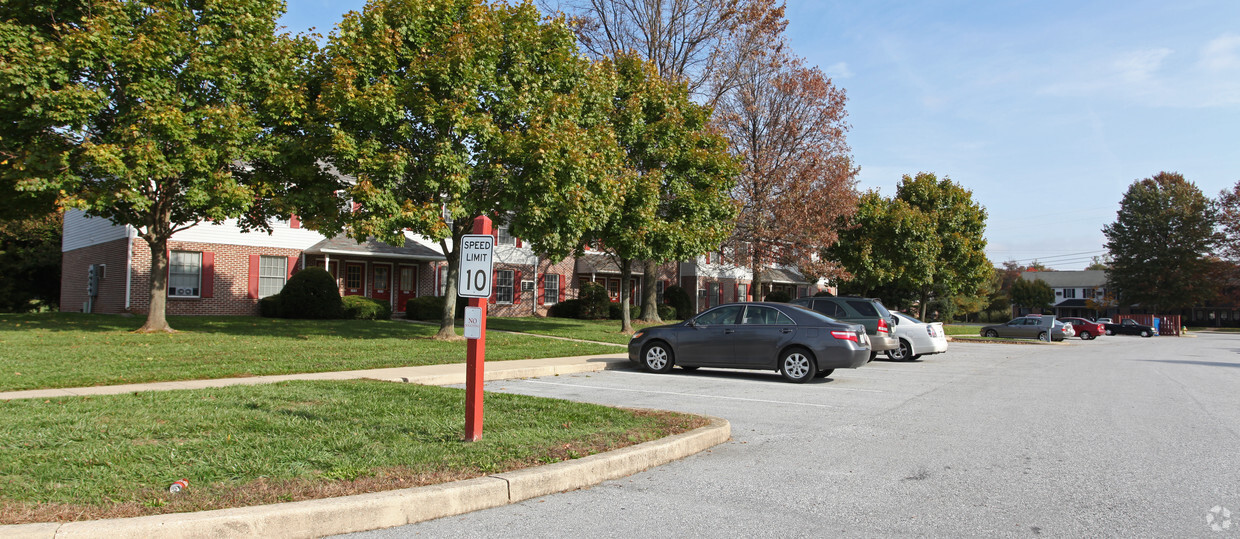 Building Photo - Turnquist Apartments