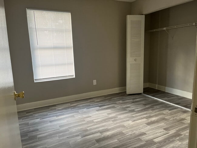 Building Photo - 653 Laurel Lake Ct