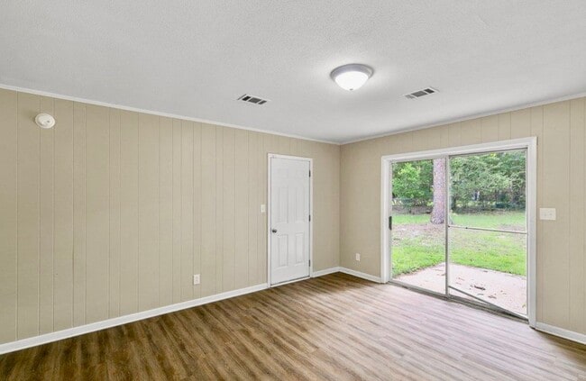 Building Photo - 509 Lagrand Dr