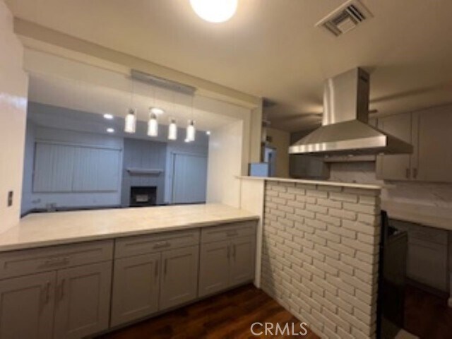 Foto del edificio - 329 E Edna Pl