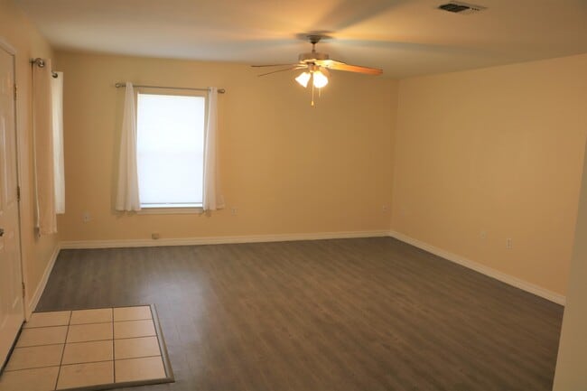 Building Photo - 7480 Autumn Trace Blvd