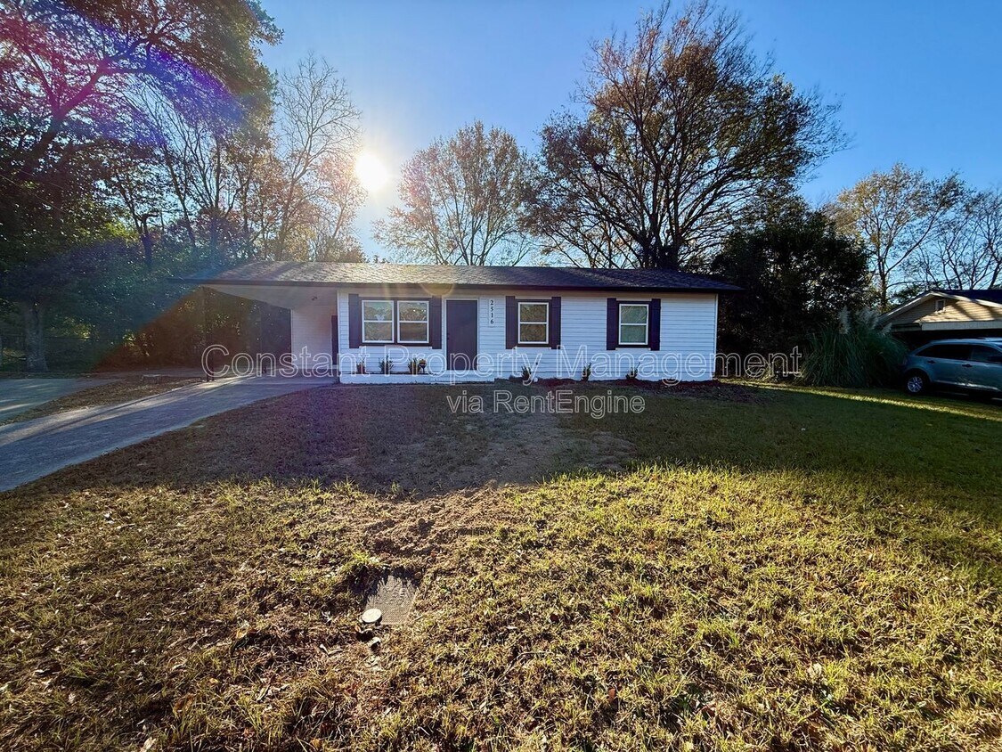 Foto principal - 2516 Medford Pl