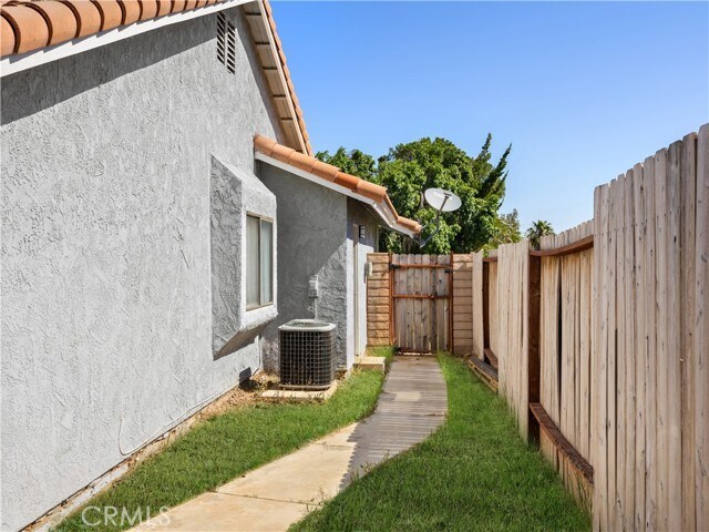 Building Photo - 4604 Pso Hermoso