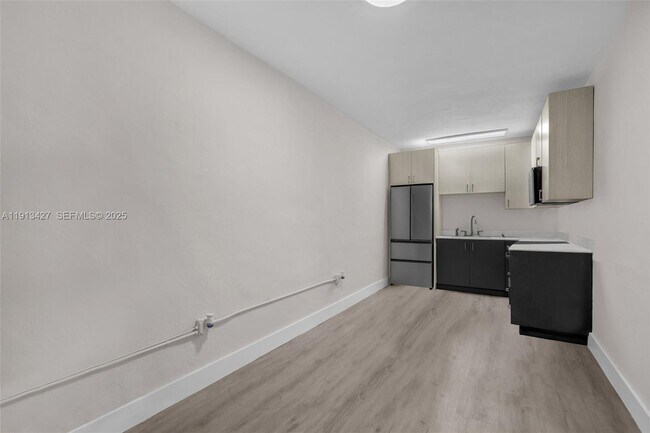 Foto del edificio - 3030 NW 16th St