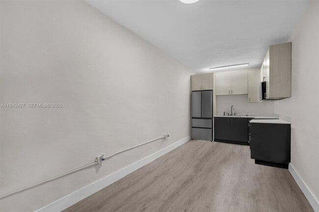 Building Photo - 3030 NW 16th St