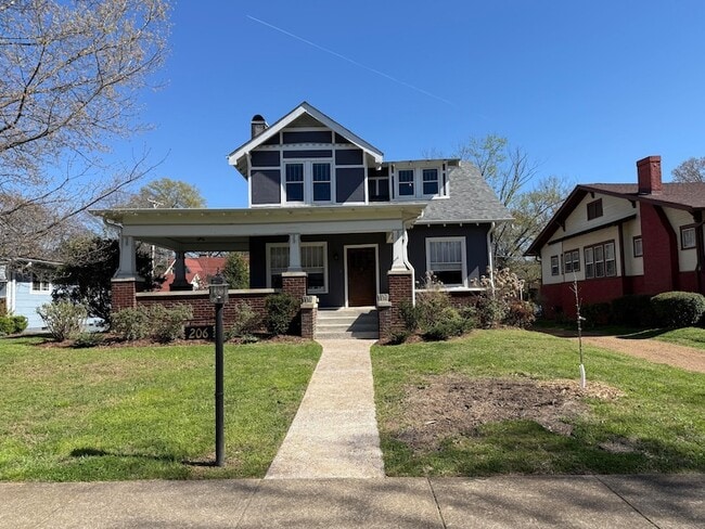 Photo - 206 Eveningside Dr House