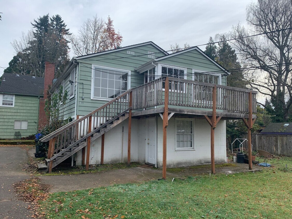 Primary Photo - 135 NW 32nd Street