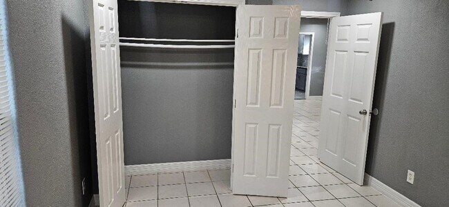 Foto del edificio - 7011 Hillsboro St