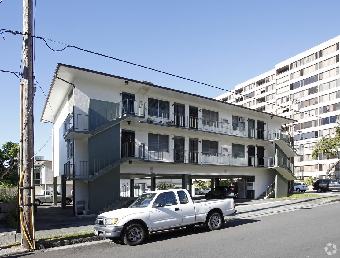 Primary Photo - 1669 Kewalo St