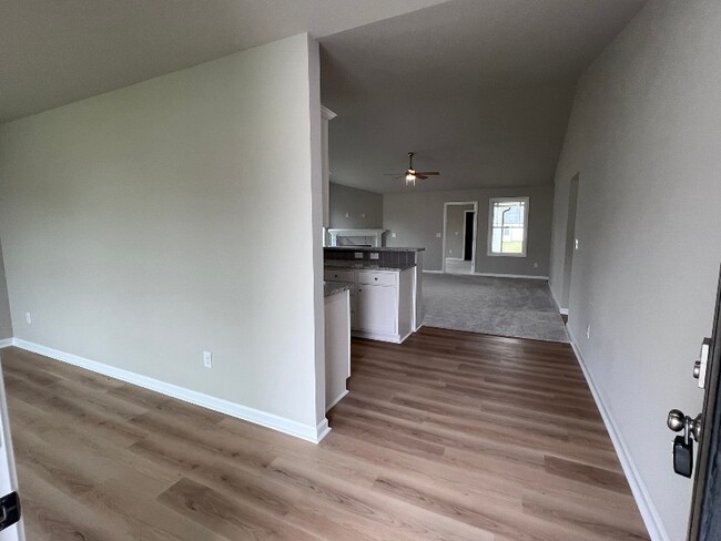 Foto del edificio - 26 Flatland Dr