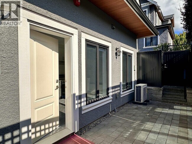 Building Photo - Laneway-40xx W 37TH AVENUE
