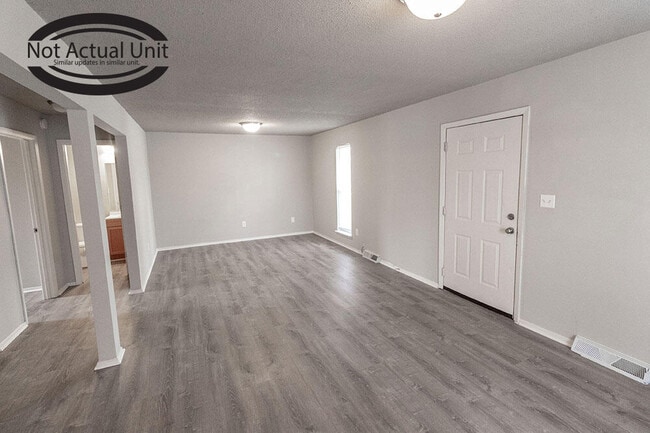 Building Photo - 203 Wheaton Ct