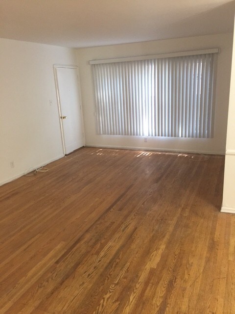 Building Photo - 1135 S Holt Ave