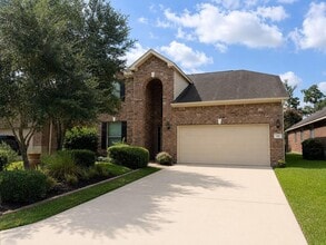 Building Photo - 110 N Hawkhurst Cir