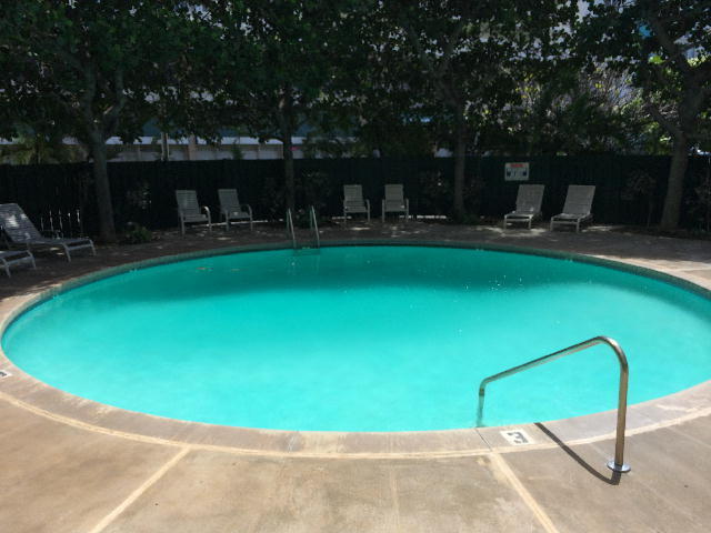 Foto del edificio - HOLIDAY VILLAGE studio, sec, A/C, lanai, pool