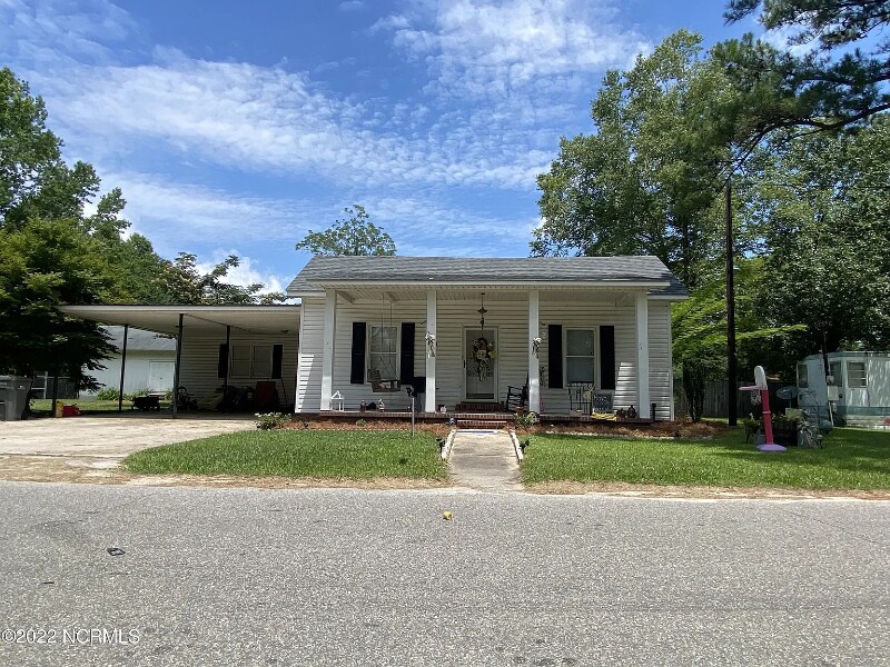 220 W 3rd Ave, Chadbourn, NC 28431 House Rental in Chadbourn, NC