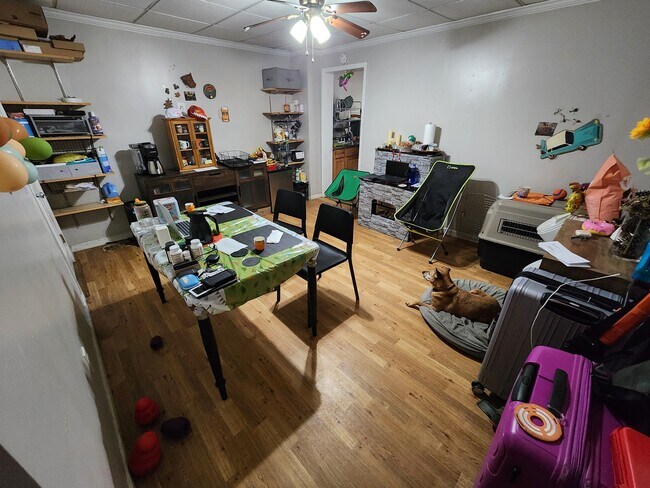 Foto del edificio - 4243 Gladstone St