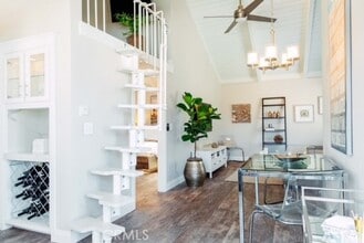 Building Photo - 707 Heliotrope Ave