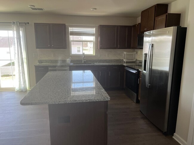 Building Photo - Rental in Spring Hill TN