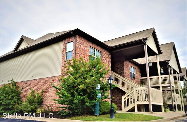 Foto del edificio - 1002 N Goetz Blvd