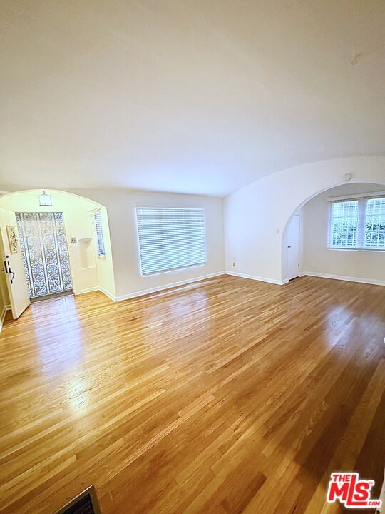 Building Photo - 2620 W 43rd Pl