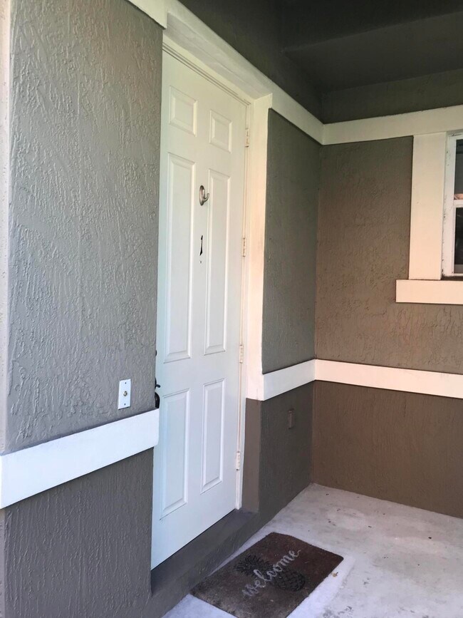 Foto del edificio - 990 Millbrae Ct