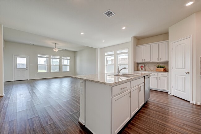 Building Photo - 30822 Lake Spur Mnr