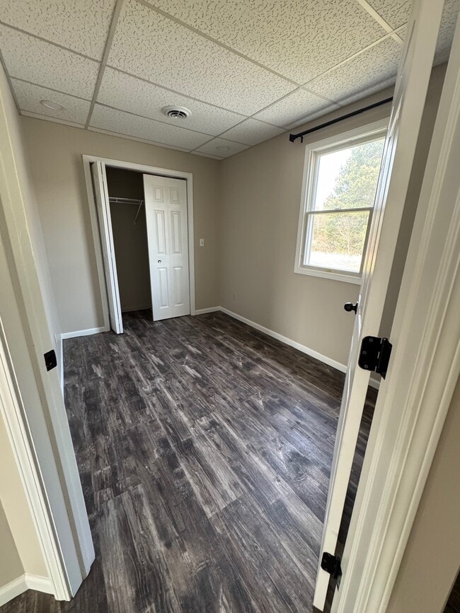 Building Photo - 2 bed house