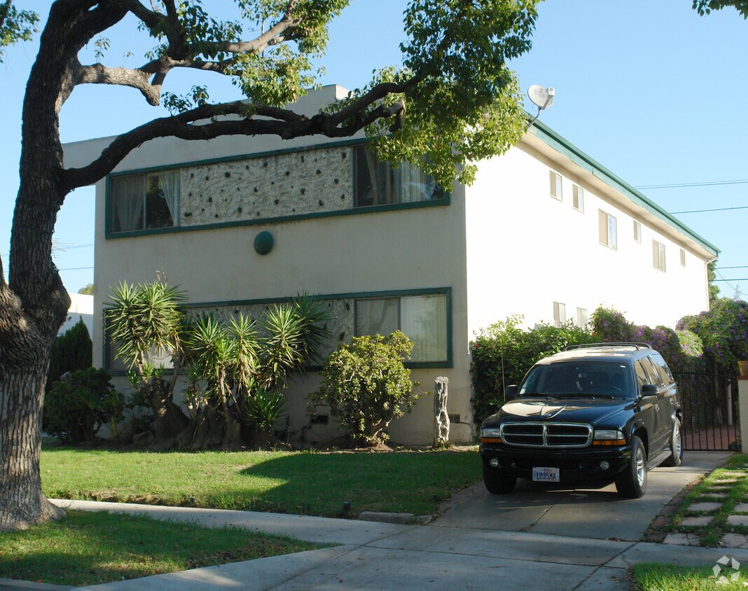 Building Photo - 3333 Perlita Ave