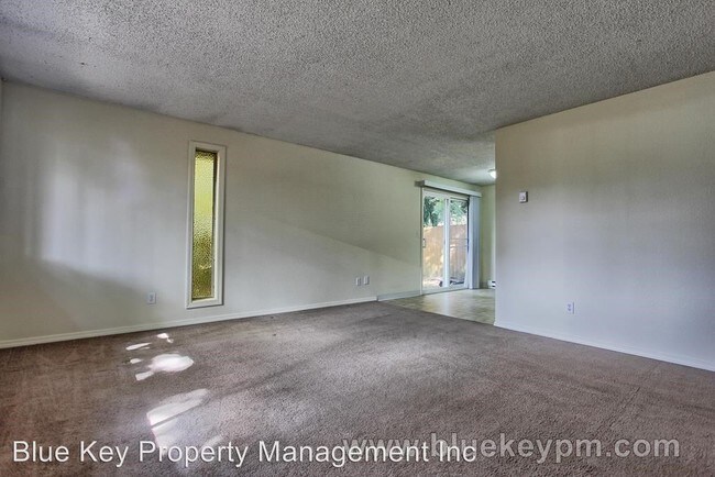 Building Photo - 3213 Drummond Ave
