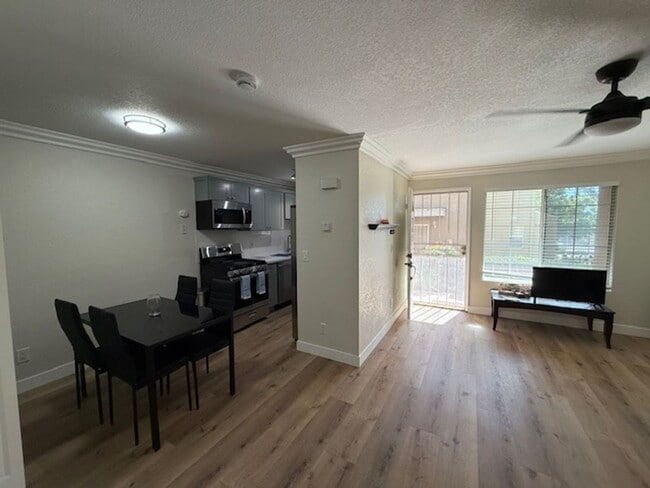 Foto del edificio - Beautiful 2 Bedroom 1.5 Bath Home