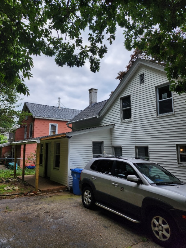 Building Photo - 302 Laurel Hill Ave
