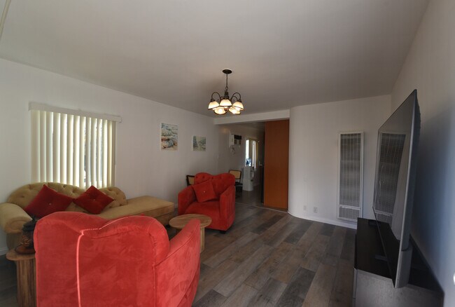 Foto del edificio - 723 S Louise St