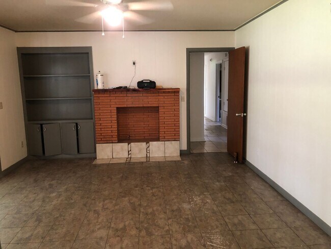 Foto del edificio - Ranch style home off North Market...