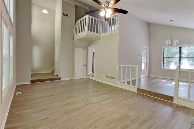 Foto del edificio - 4515 King Springs Rd SE