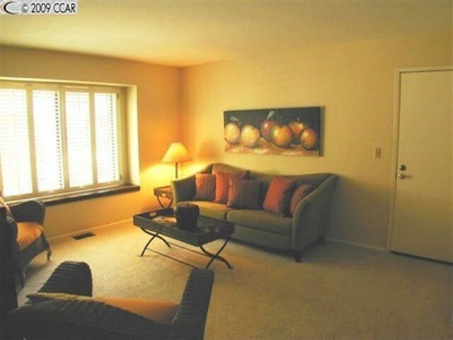 Foto del edificio - Carroll Ranch 3 bedroom 2.5 Bath Townhouse