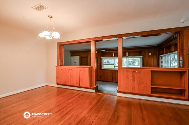 Foto del edificio - 2500 Center Ave