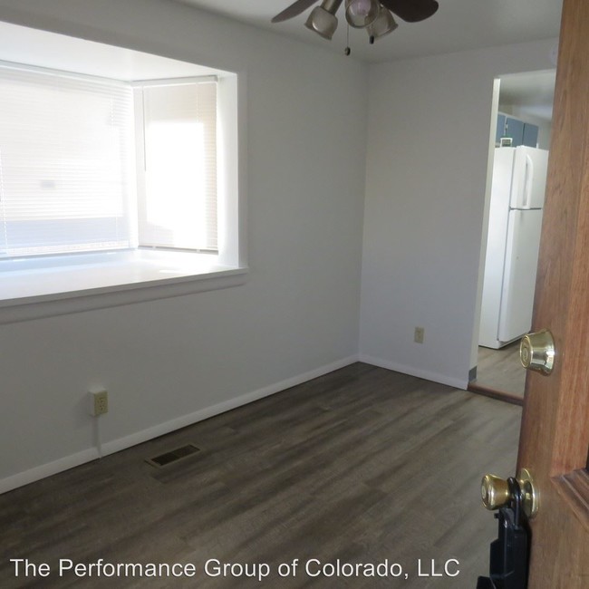 Building Photo - 2 br, 1 bath House - 1115 Elm St