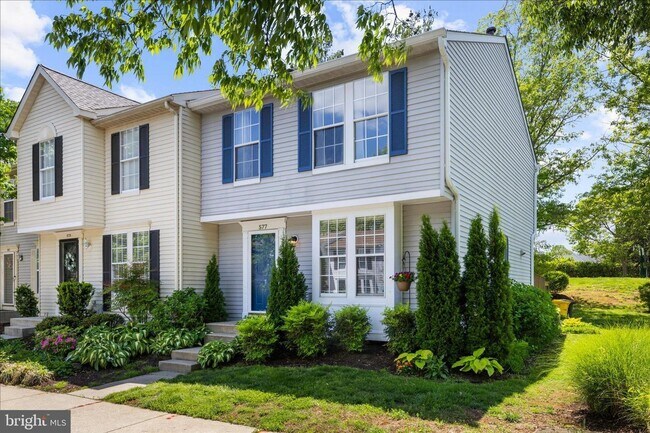 Foto del edificio - Beautiful End Unit Townhome in Bluffs At Deep Creek!