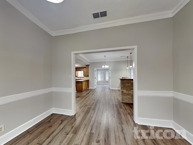 Building Photo - 3944 River Dr SW