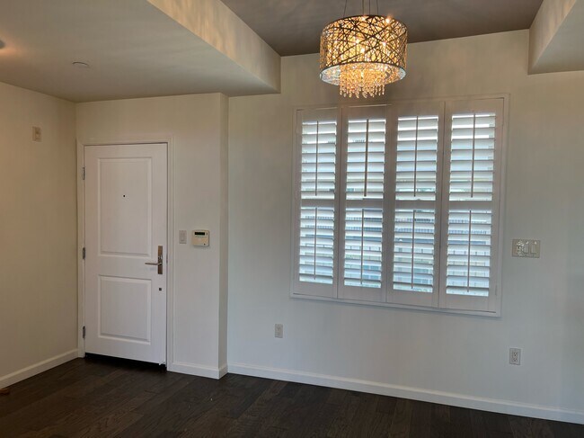 Entryway and dining, from living room - 1625 Granville Ave