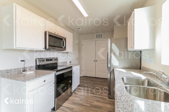 Building Photo - 1233 Zoysia Dr